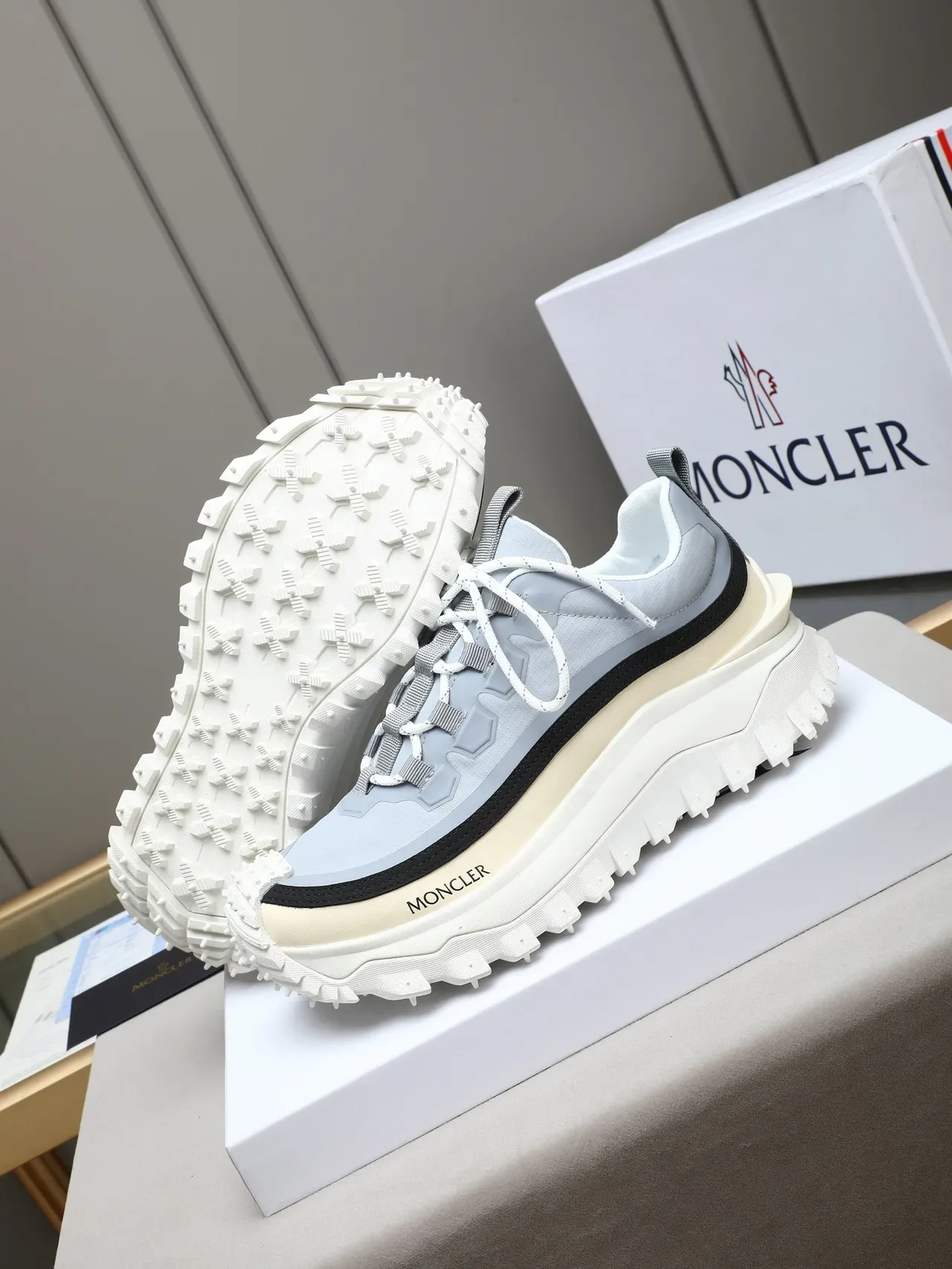 Moncler Bleu Noir Semelle Multicouche Cap Sculpté Sneakers Lifestyle 4
