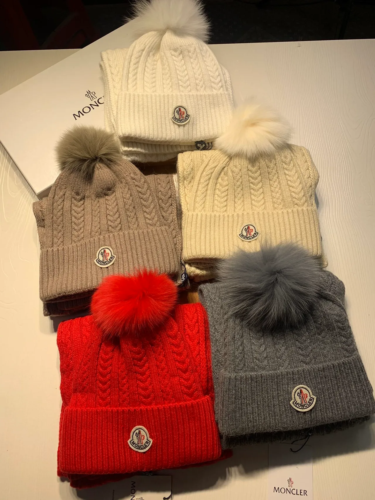 Moncler Cable-Knit Logo Patch Cashmere Scarf 2