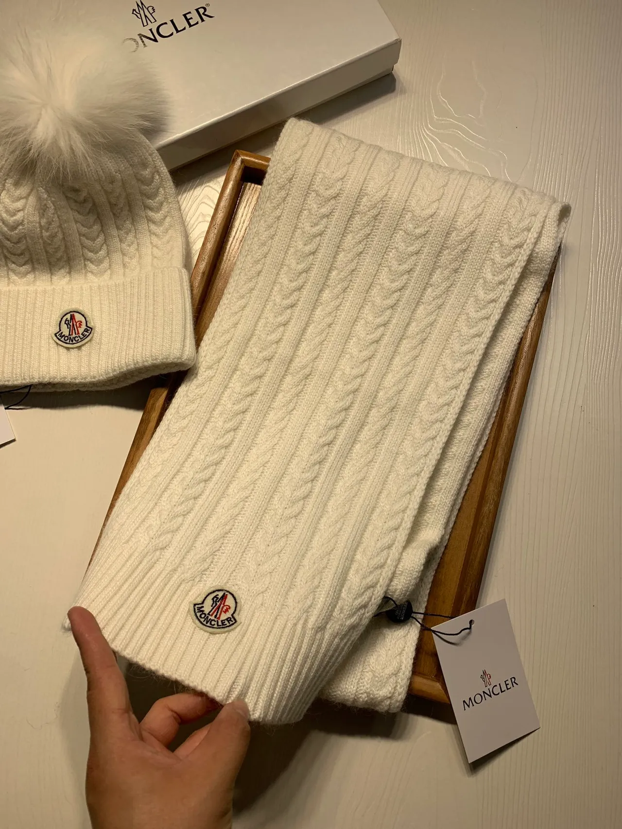 Moncler Cable-Knit Logo Patch Cashmere Scarf 6