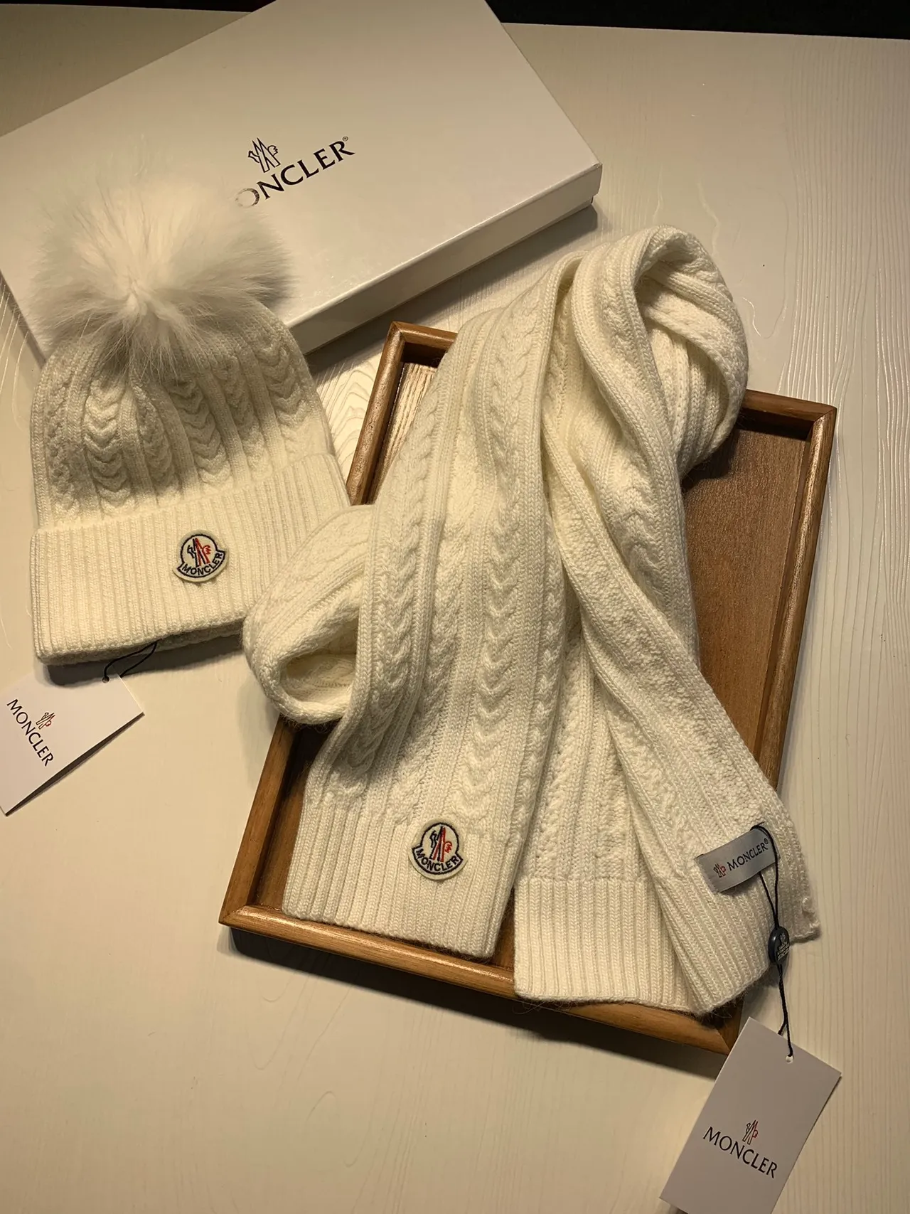 Moncler Cable-Knit Logo Patch Cashmere Scarf 7