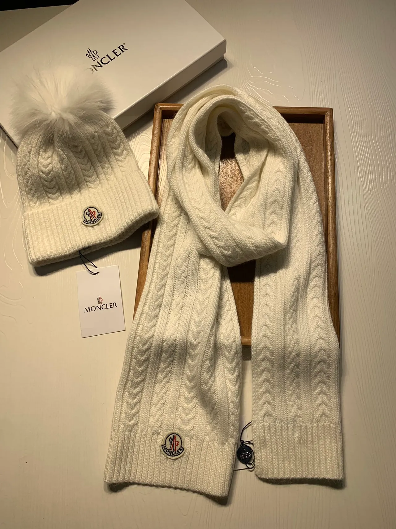 Moncler Cable-Knit Logo Patch Cashmere Scarf 8