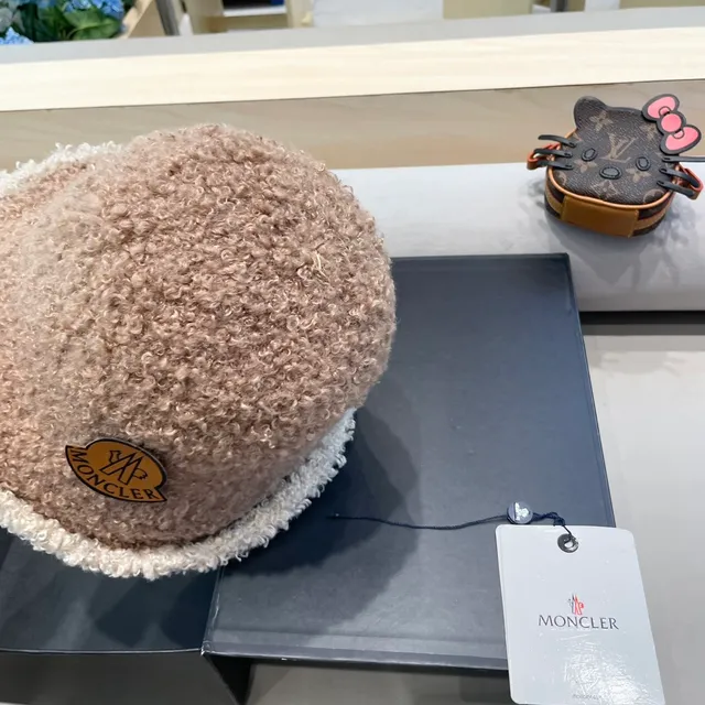 Moncler Curly Shearling-Lined Two-Tone Brown Cream Bucket Hat 10