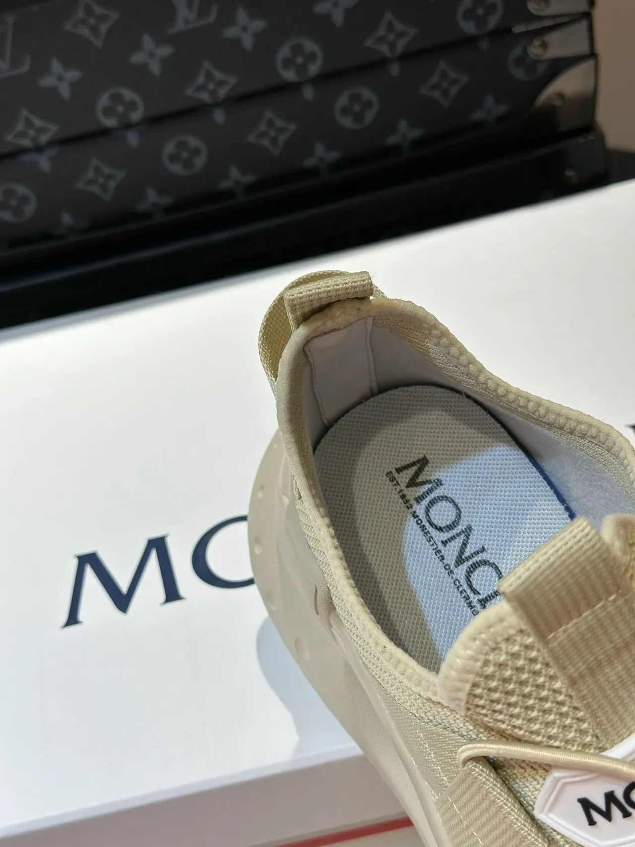 Moncler Lifestyle Sneaker Beige Mesh Laceless Sneakers 2