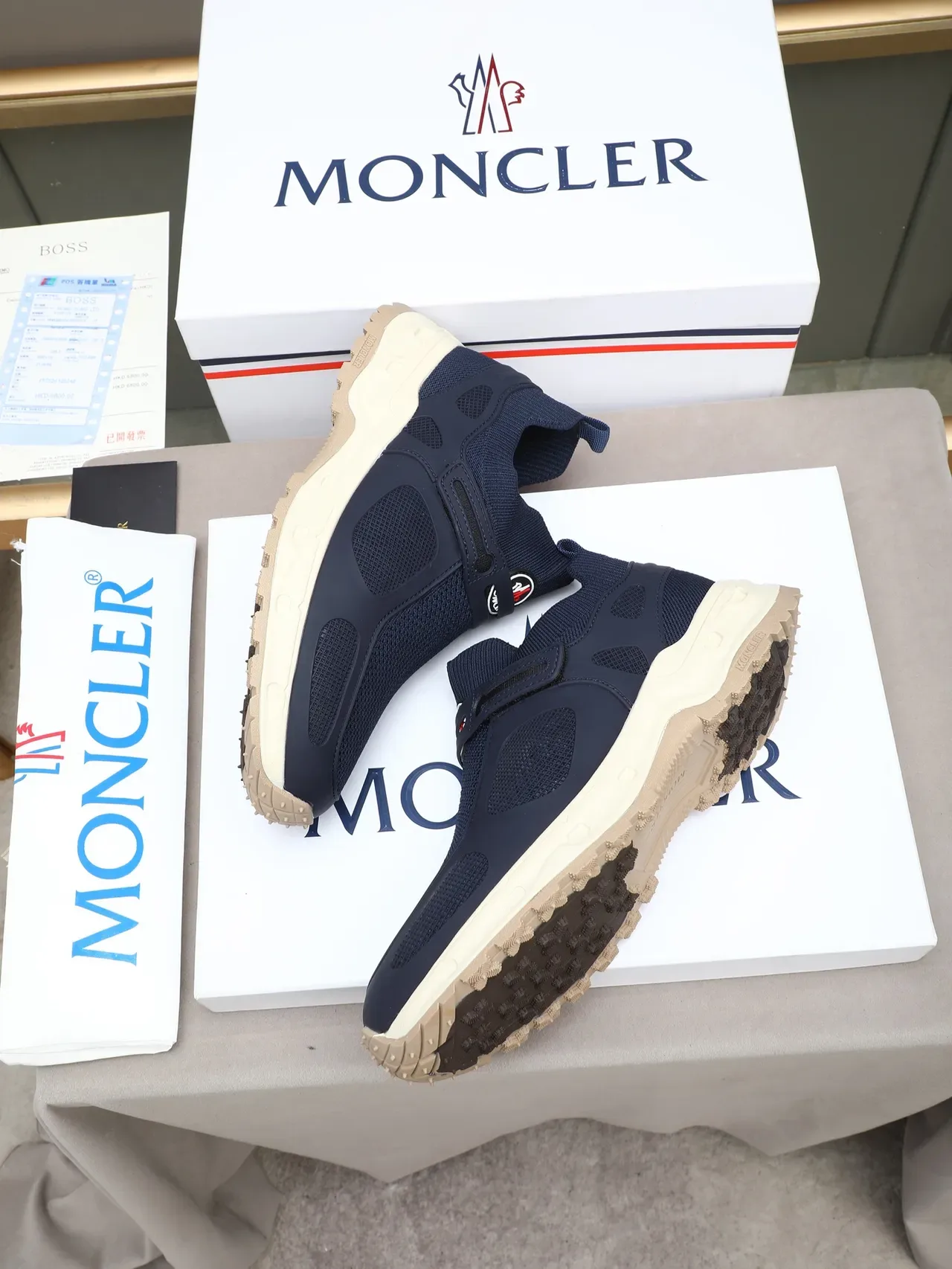Moncler Navy and Cream Chaussures Sans Lacets Slip-On Lifestyle 3