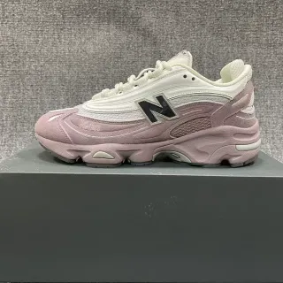 New Balance 1000 Dusty Pink and White Chunky Sneakers