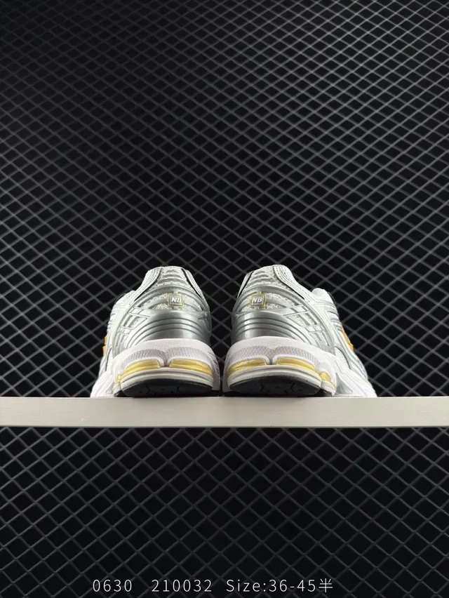 New Balance 1906R حذاء أسلوب حياة أبيض فضي ذهبي 4