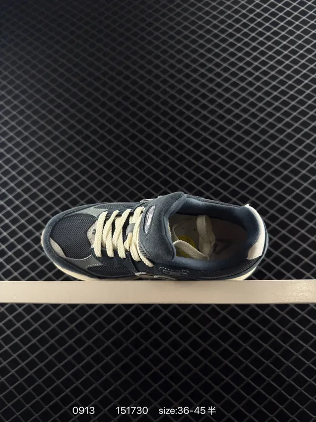 New Balance 2002R Navy Daim et Maille Lifestyle Sneakers 3