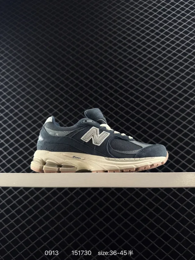 New Balance 2002R Navy Daim et Maille Lifestyle Sneakers 5