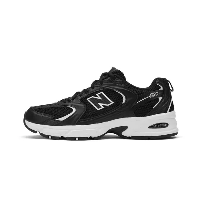 New Balance 530 Noir et Blanc sneakers lifestyle 5
