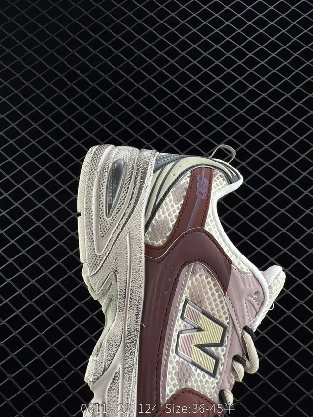 New Balance 530 Sneakers burdeos beige avec upper en couches et semelle chunky 2