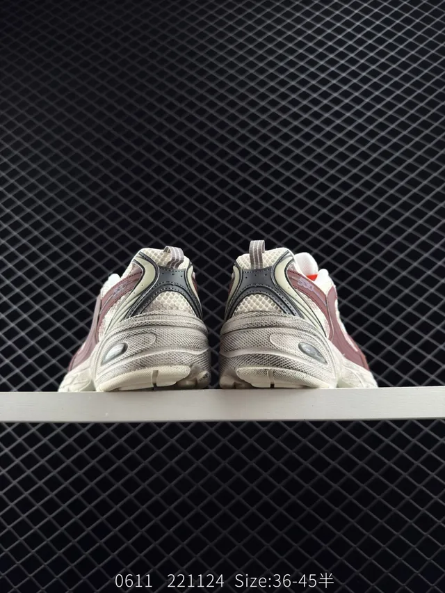 New Balance 530 Sneakers burdeos beige avec upper en couches et semelle chunky 3