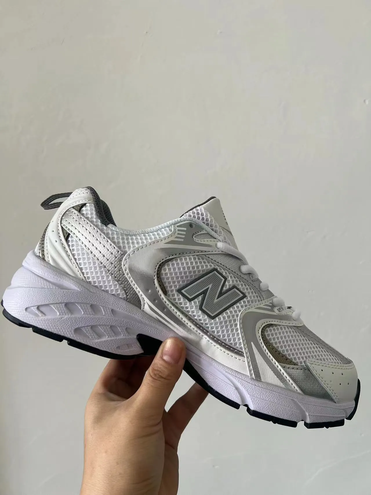New Balance 530 Blanc Argent Sneakers Style de vie 4