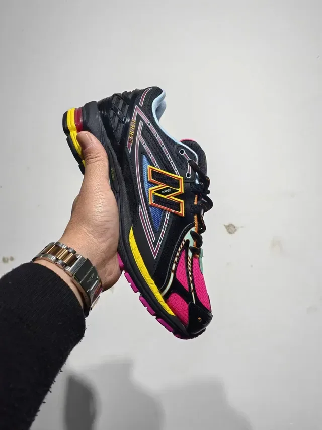 New Balance 860 Noir Rose Tige en maille ingénierisée Recouvrements synthétiques multicolores Chaussures de running 6