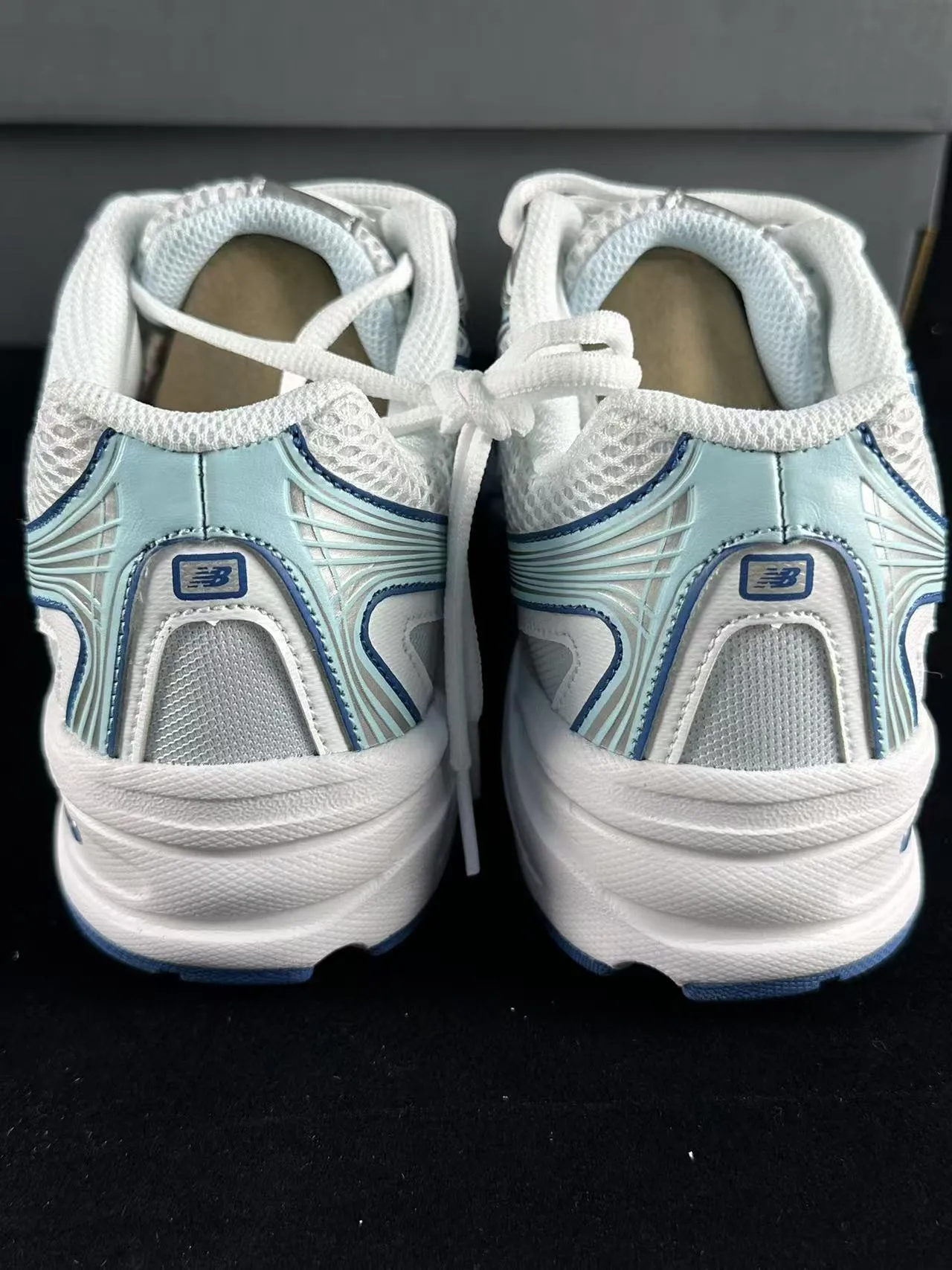 New Balance 860 أبيض أزرق شبكية علوية هيكلية TPU Cage أحذية جري 4