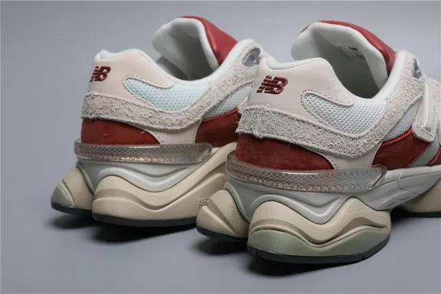 New Balance 9060 Beige et Rouge Sneakers Lifestyle 2