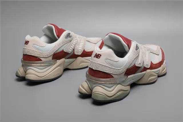 New Balance 9060 Beige et Rouge Sneakers Lifestyle 3