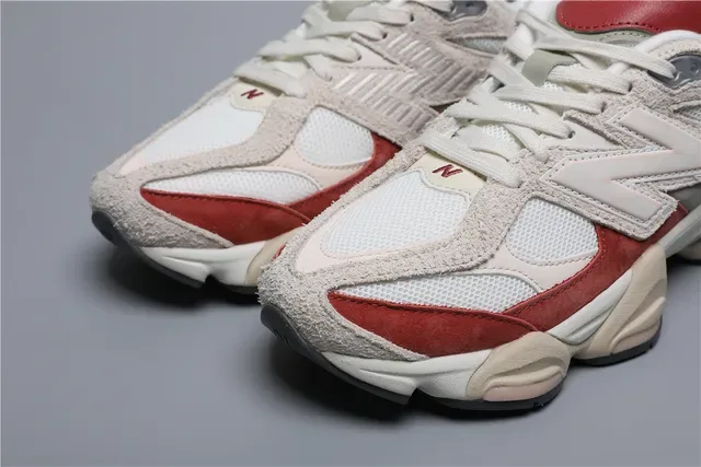 New Balance 9060 Beige et Rouge Sneakers Lifestyle 4