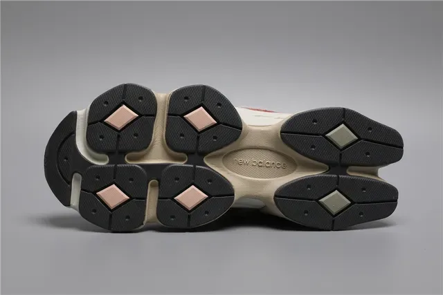 New Balance 9060 Beige et Rouge Sneakers Lifestyle 6