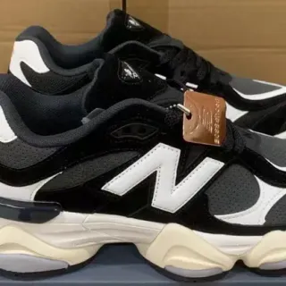 New Balance 9060 أحذية رياضية سوداء وبيضاء كبيرة الحجم