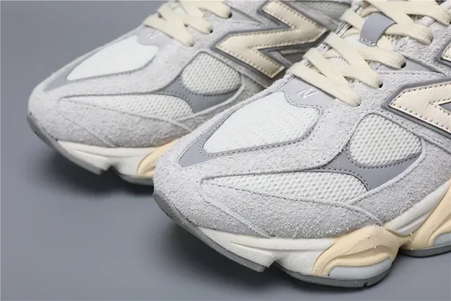 New Balance 9060 Sneakers lifestyle gris et crème 4