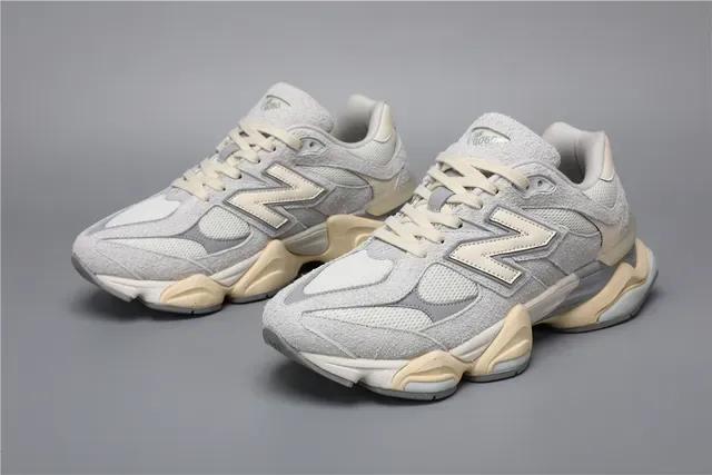 New Balance 9060 Sneakers lifestyle gris et crème 5
