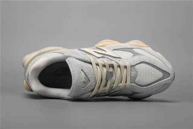 New Balance 9060 Sneakers lifestyle gris et crème 7