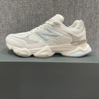 New Balance Chaussures Chunky Beige et Bleu Sola Sculptée Maille Et Daim Overlay
