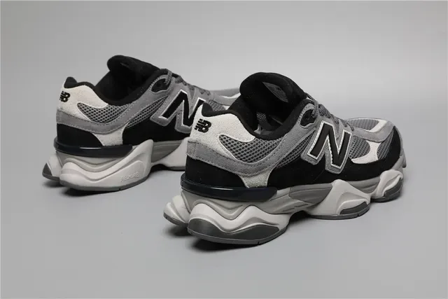 New Balance Chaussures Lifestyle Noir Gris Semelle Intermédiaire Épaisse Mesh-Suede Hybrid Supérieure 3