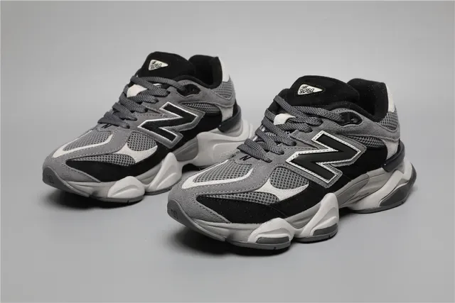 New Balance Chaussures Lifestyle Noir Gris Semelle Intermédiaire Épaisse Mesh-Suede Hybrid Supérieure 5