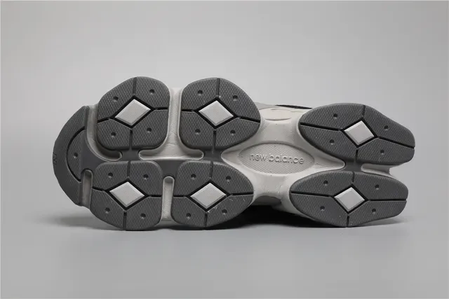 New Balance Chaussures Lifestyle Noir Gris Semelle Intermédiaire Épaisse Mesh-Suede Hybrid Supérieure 6