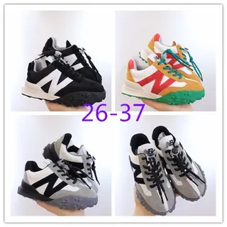 New Balance حذاء رياضي أسود أبيض upper layered oversize 'N' لوجو حذاء سميك