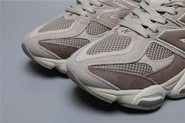 New Balance Sneakers Lifestyle Marron Beige Avec Upper En Maille Stratifiée Et Daim Semelle Médiane Chunky Sculptée 4