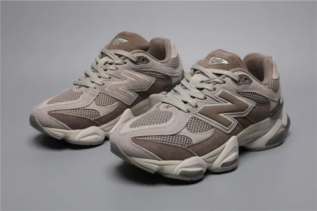 New Balance Sneakers Lifestyle Marron Beige Avec Upper En Maille Stratifiée Et Daim Semelle Médiane Chunky Sculptée 5