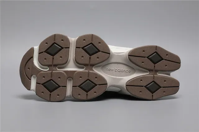 New Balance بني أبيض سويد وشبيكة أعلى كعب سميك منحوت وسط حذاء أسلوب الحياة 6