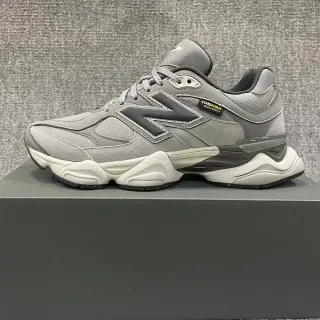 New Balance Gray Black Multi-Layered Midsole Mixed-Material Upper Chunky Sneakers