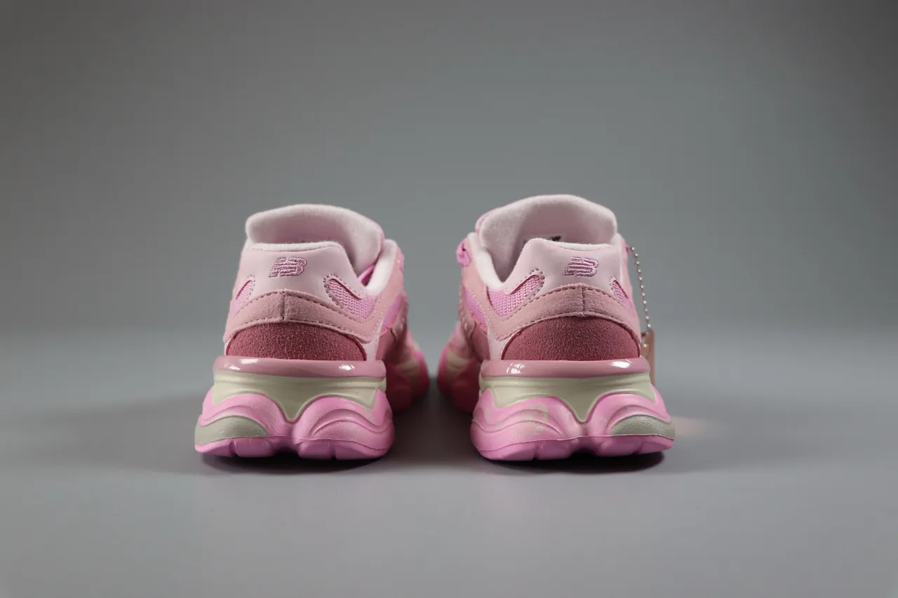 New Balance Rose Beige Semelle médiane stratifiée Tissu-Synthétique Supérieur Baskets chunky 9
