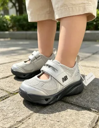 New Balance Prata Preto Fechamento Velcro Corrediça Superior Malha Metálica Tênis Lifestyle 17