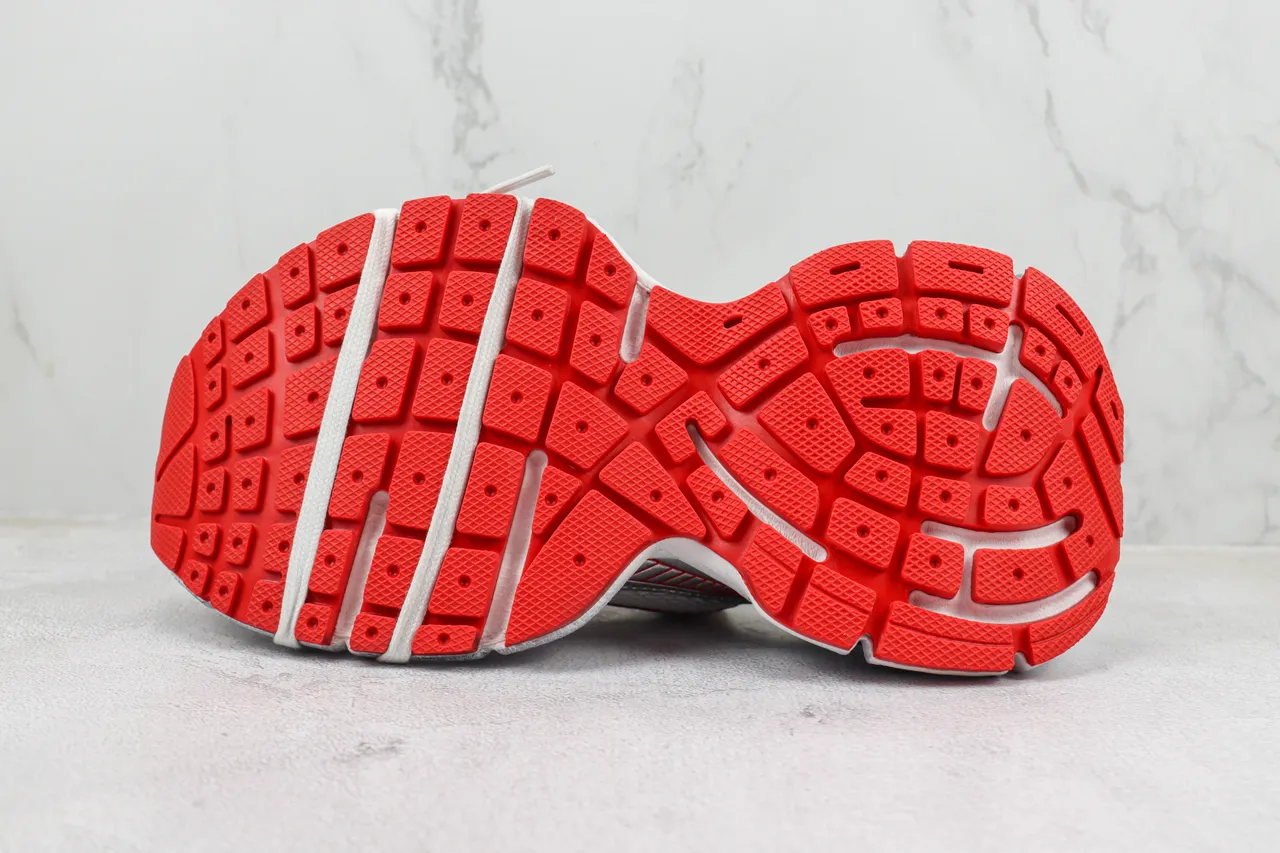 New Balance Argent Rouge Semelle intermédiaire Mesh et revêtement synthétique Sneakers chunky 8