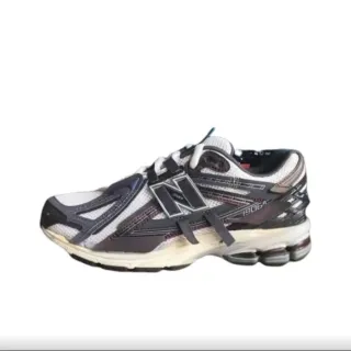New Balance White Black Mesh And Synthetic Overlay Construction Multi-Layered Cage Design Lifestyle Sneakers
