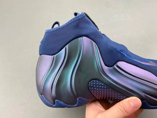 Nike Air Foamposite One Iridescent Wave Basketball Shoes 3