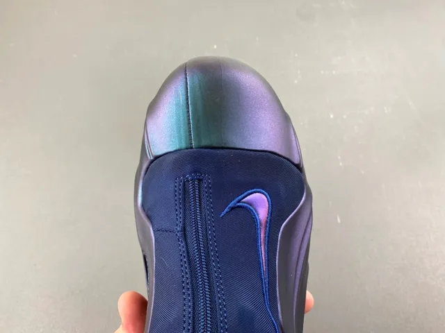 Nike Air Foamposite One Iridescent Wave Basketball Shoes 5