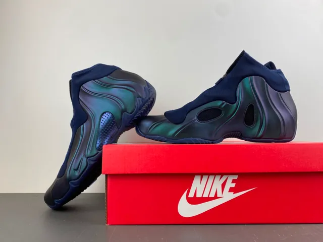 Nike Air Foamposite One Iridescent Wave Basketball Shoes 14