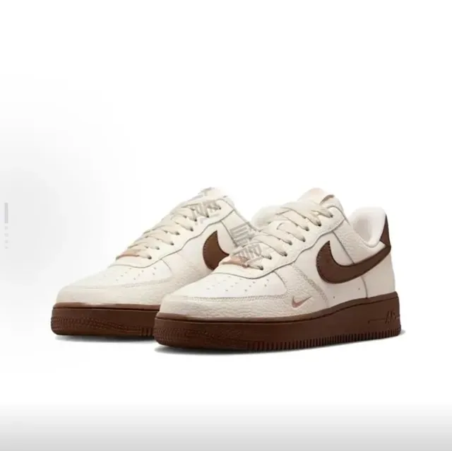 Nike Air Force 1 Off-White and Brown Lifestyle Sneakers 4