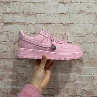 Nike Air Force 1 Pink Textured Jacquard Lifestyle Sneakers