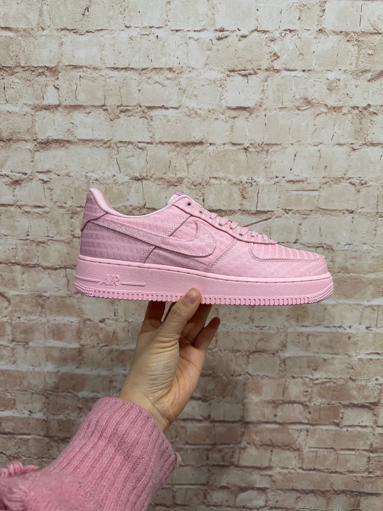Nike Air Force 1 Pink Textured Jacquard Lifestyle Sneakers 3