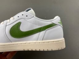 Nike Air Force 1 White and Green Lifestyle Sneakers 4
