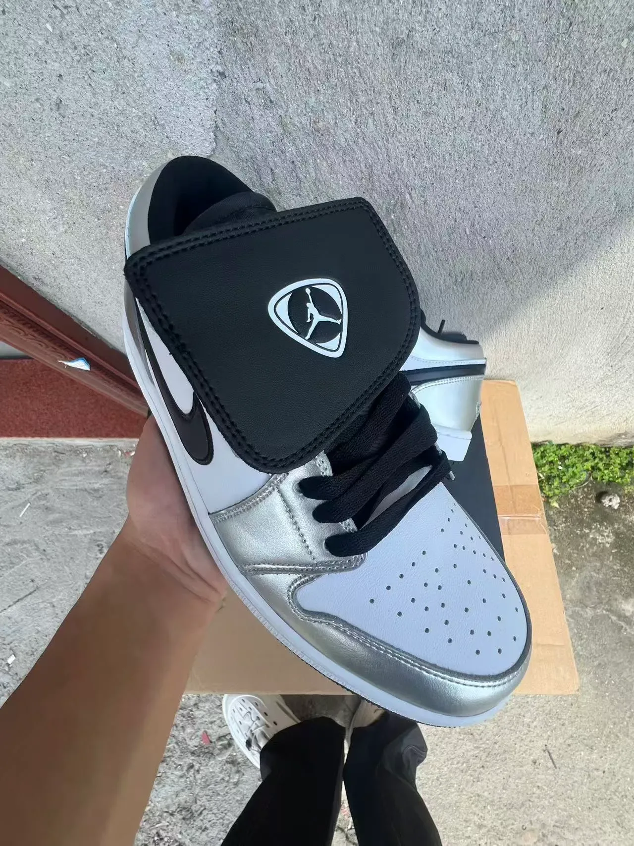 Nike Air Jordan 1 Low Prata Metálica Preto Tênis Lifestyle 2