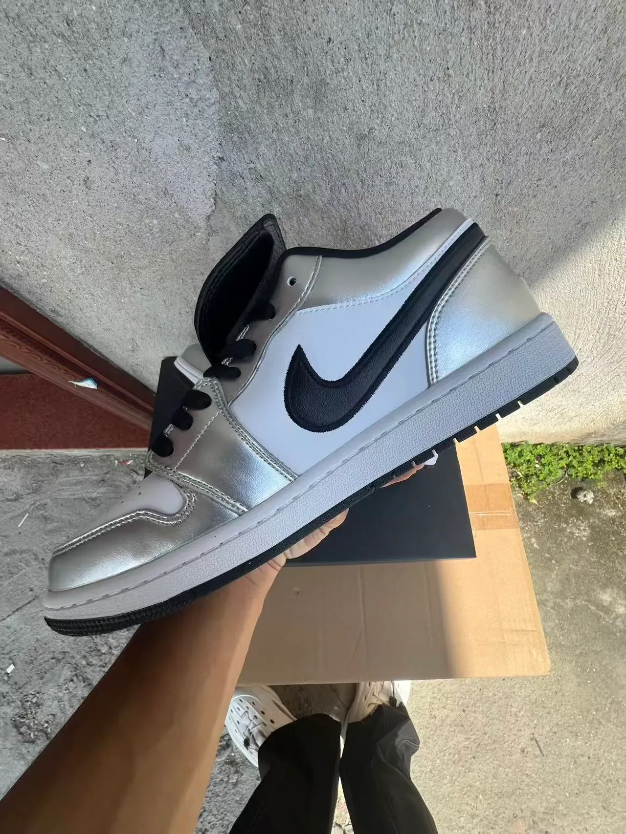 Nike Air Jordan 1 Low Prata Metálica Preto Tênis Lifestyle 5