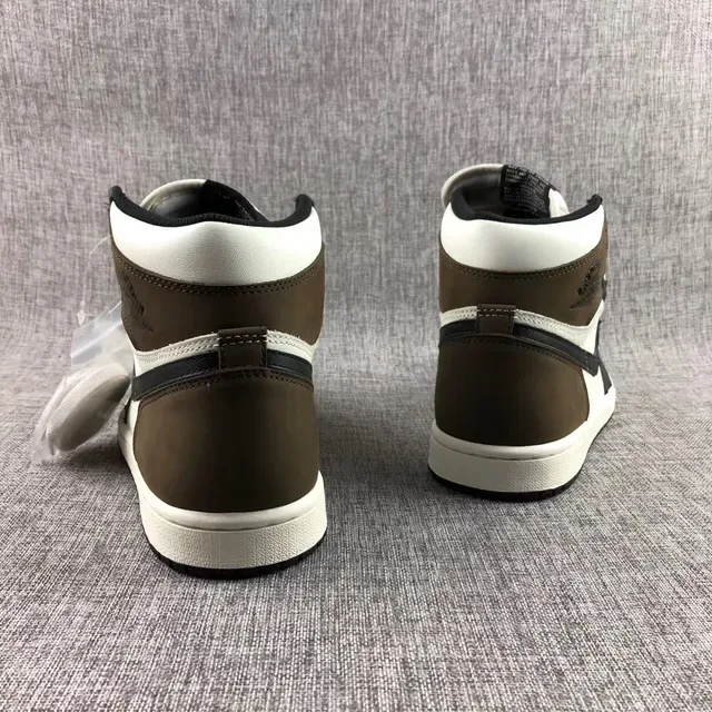 耐克 Air Jordan 1 白黑棕篮球鞋 2