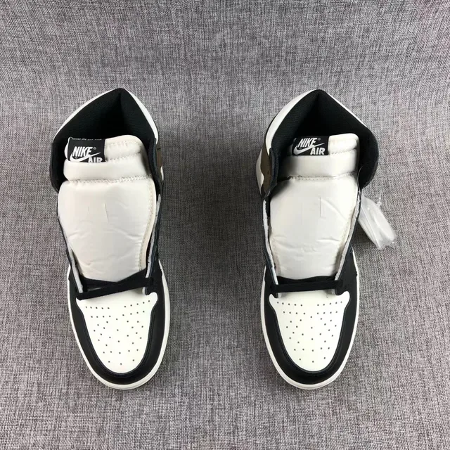 耐克 Air Jordan 1 白黑棕篮球鞋 3
